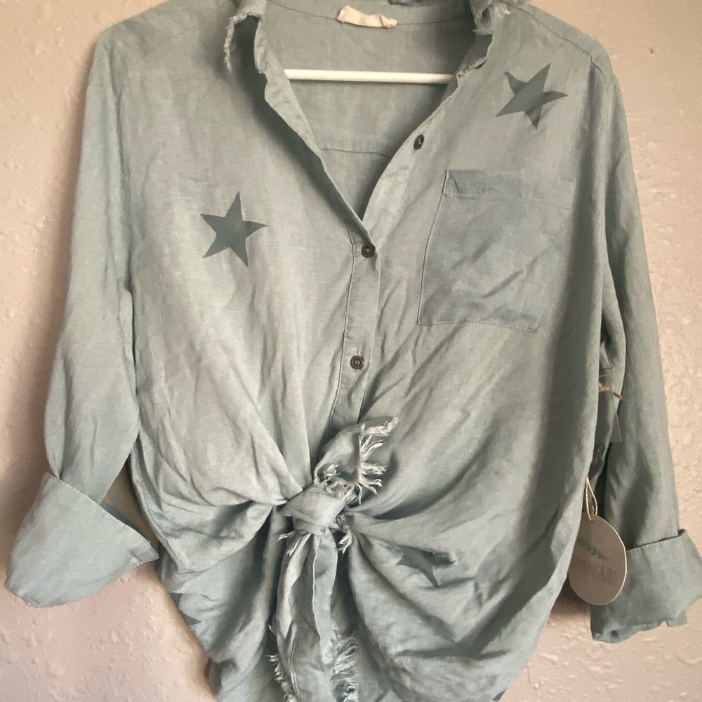 Chambray Button up by Hummingbird Size small